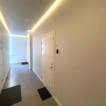 Center - Quiet - 5 Min To Old Town & Nflx