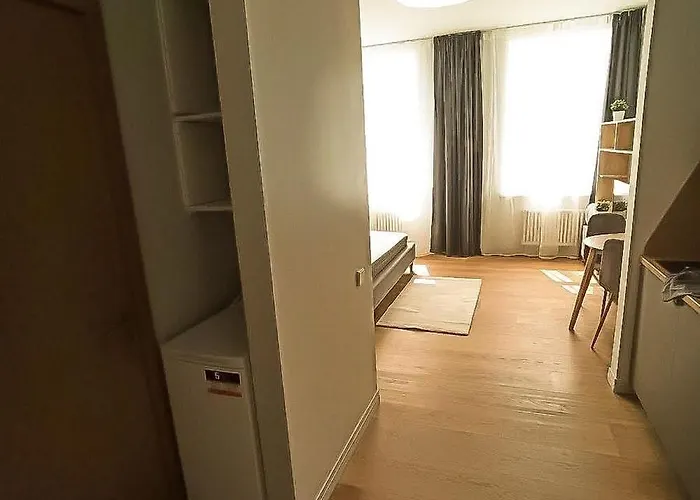 Center - Quiet - 5 Min To Old Town & Nflx *