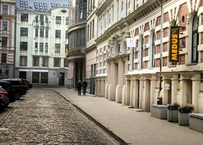 Center - Quiet - 5 Min To Old Town & Nflx *